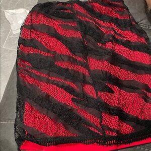 Chic Black and Red Lace Pencil Skirt